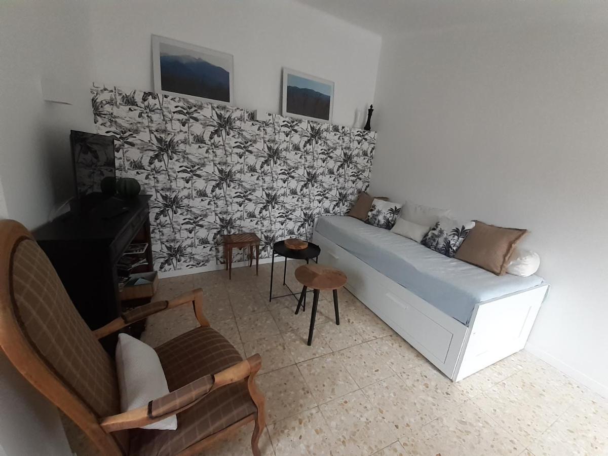 Agreable Maison De Village Avec Terrasse Vinca المظهر الخارجي الصورة