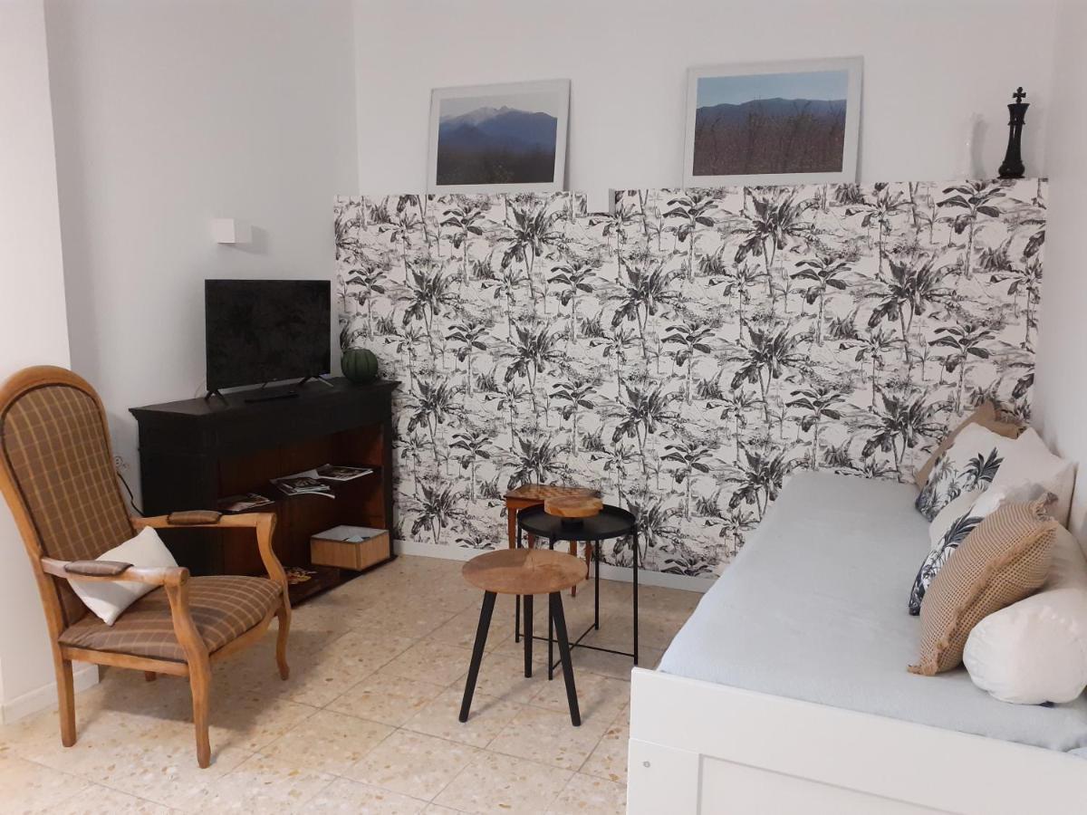 Agreable Maison De Village Avec Terrasse Vinca المظهر الخارجي الصورة