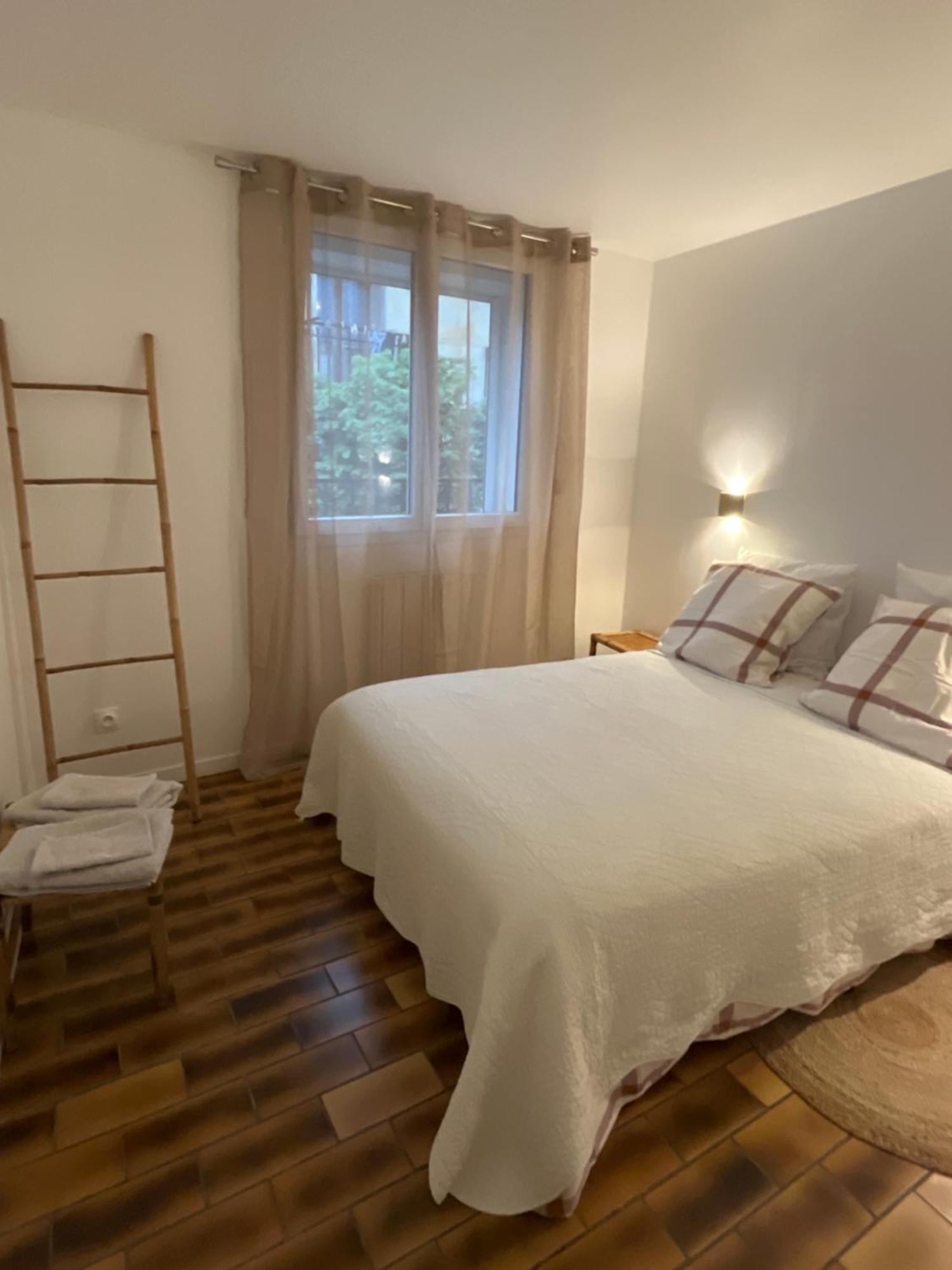 Agreable Maison De Village Avec Terrasse Vinca المظهر الخارجي الصورة